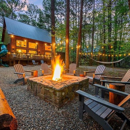 Hickory Bear - Cabin Surrounded By Pines, Sleeps 10, Hot Tub, Fire Pit, Arcade, Foosball Table & Deck Slide Broken Bow Dış mekan fotoğraf
