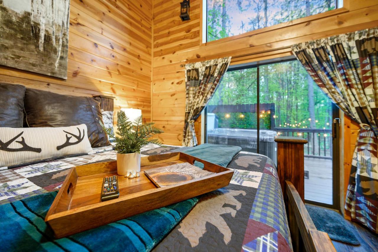 Hickory Bear - Cabin Surrounded By Pines, Sleeps 10, Hot Tub, Fire Pit, Arcade, Foosball Table & Deck Slide Broken Bow Dış mekan fotoğraf