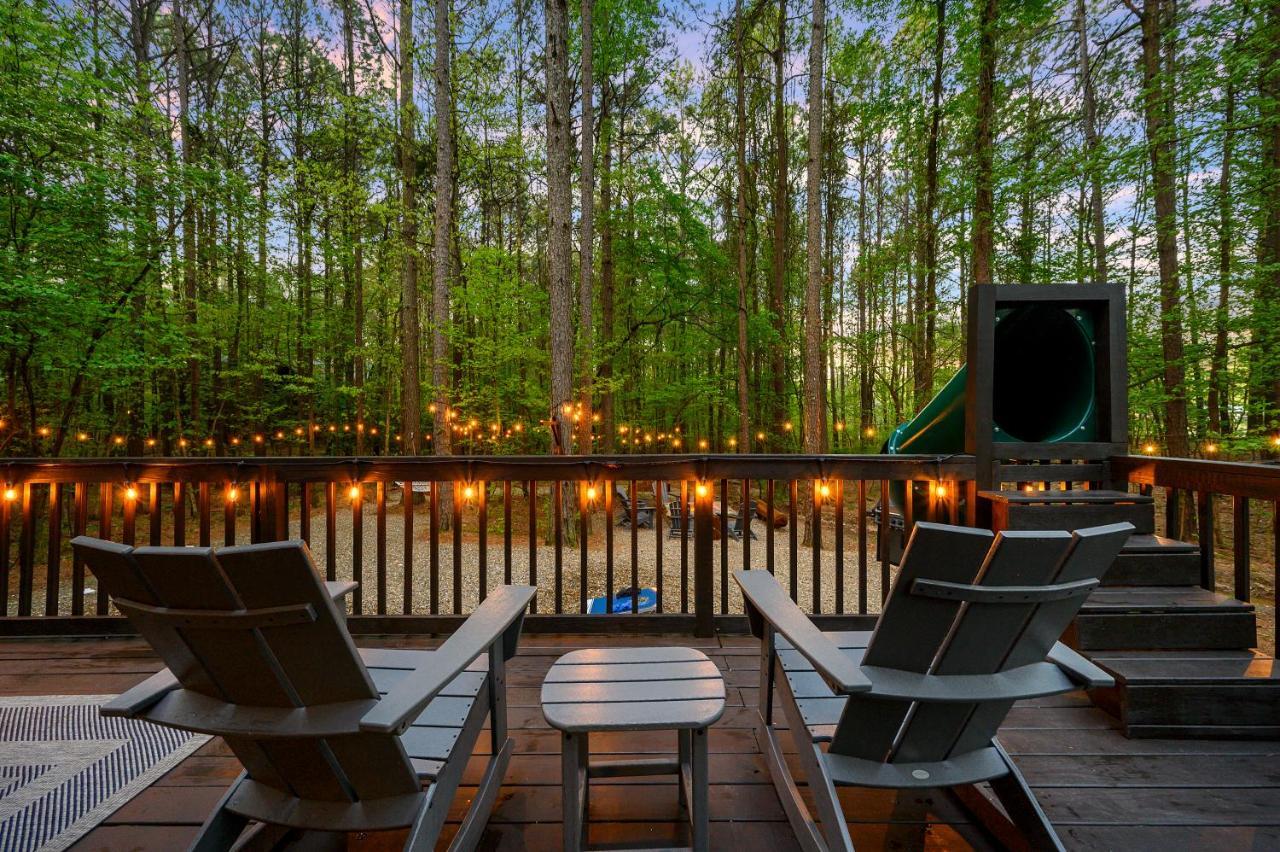 Hickory Bear - Cabin Surrounded By Pines, Sleeps 10, Hot Tub, Fire Pit, Arcade, Foosball Table & Deck Slide Broken Bow Dış mekan fotoğraf