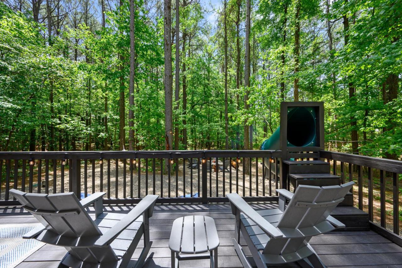 Hickory Bear - Cabin Surrounded By Pines, Sleeps 10, Hot Tub, Fire Pit, Arcade, Foosball Table & Deck Slide Broken Bow Dış mekan fotoğraf