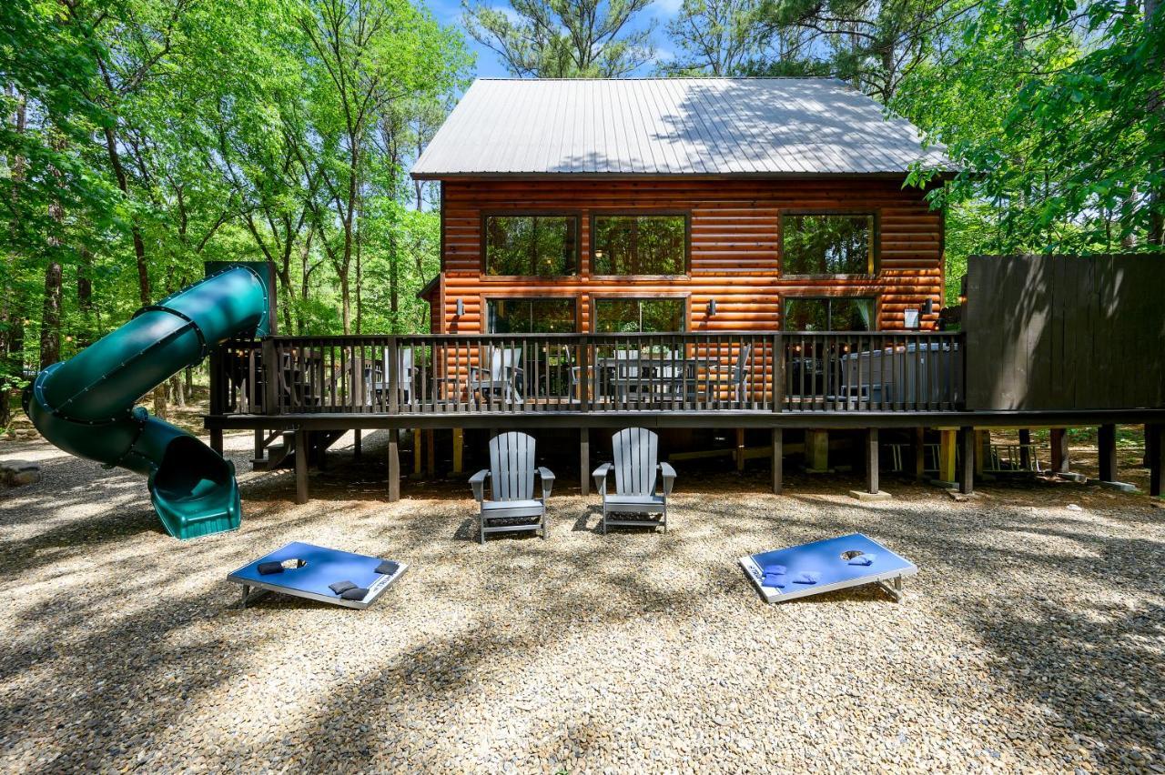 Hickory Bear - Cabin Surrounded By Pines, Sleeps 10, Hot Tub, Fire Pit, Arcade, Foosball Table & Deck Slide Broken Bow Dış mekan fotoğraf