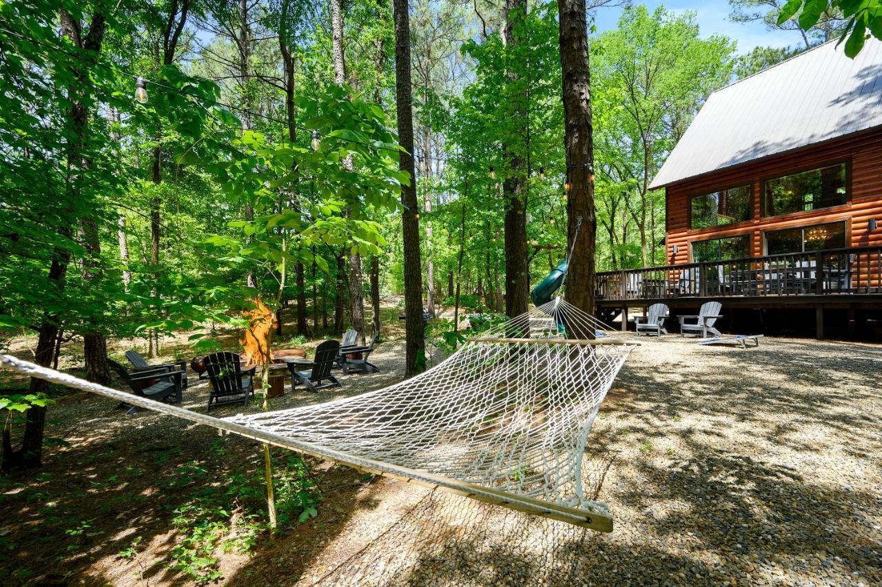 Hickory Bear - Cabin Surrounded By Pines, Sleeps 10, Hot Tub, Fire Pit, Arcade, Foosball Table & Deck Slide Broken Bow Dış mekan fotoğraf