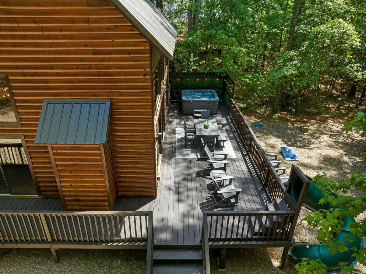 Hickory Bear - Cabin Surrounded By Pines, Sleeps 10, Hot Tub, Fire Pit, Arcade, Foosball Table & Deck Slide Broken Bow Dış mekan fotoğraf