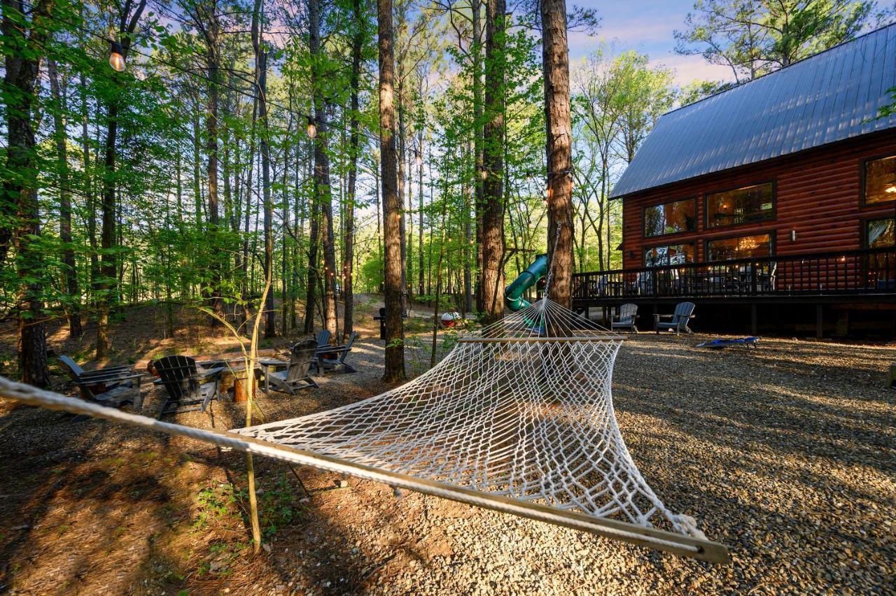 Hickory Bear - Cabin Surrounded By Pines, Sleeps 10, Hot Tub, Fire Pit, Arcade, Foosball Table & Deck Slide Broken Bow Dış mekan fotoğraf